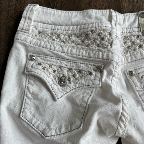 Miss Me Jeans. White, women’s size 27.  Excellent condition! Silver gems. - Picture 9 of 11